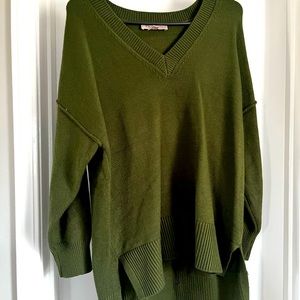 Green hi/lo sweater—Philosophy 1x
